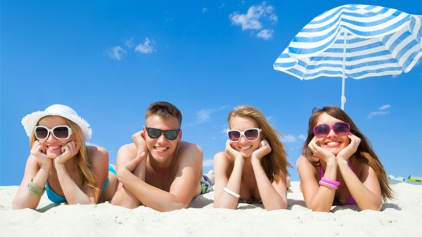 beach_teens_LargeWide