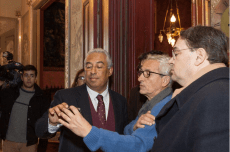 António Costa visita filmagens de "Os Maias".