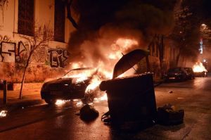 4584339_6_e0ac_une-manifestation-reunissant-pres-de-cinq_3471959a4be4ec13cd42e2313aa12c42