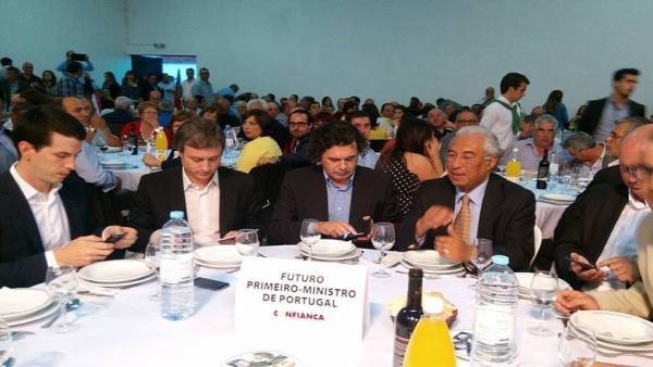 CF1hHw3WgAA55hp.jpg-large