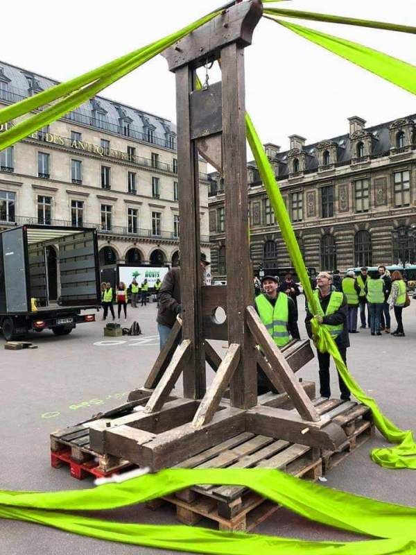 gilets-jaunes-guillotine
