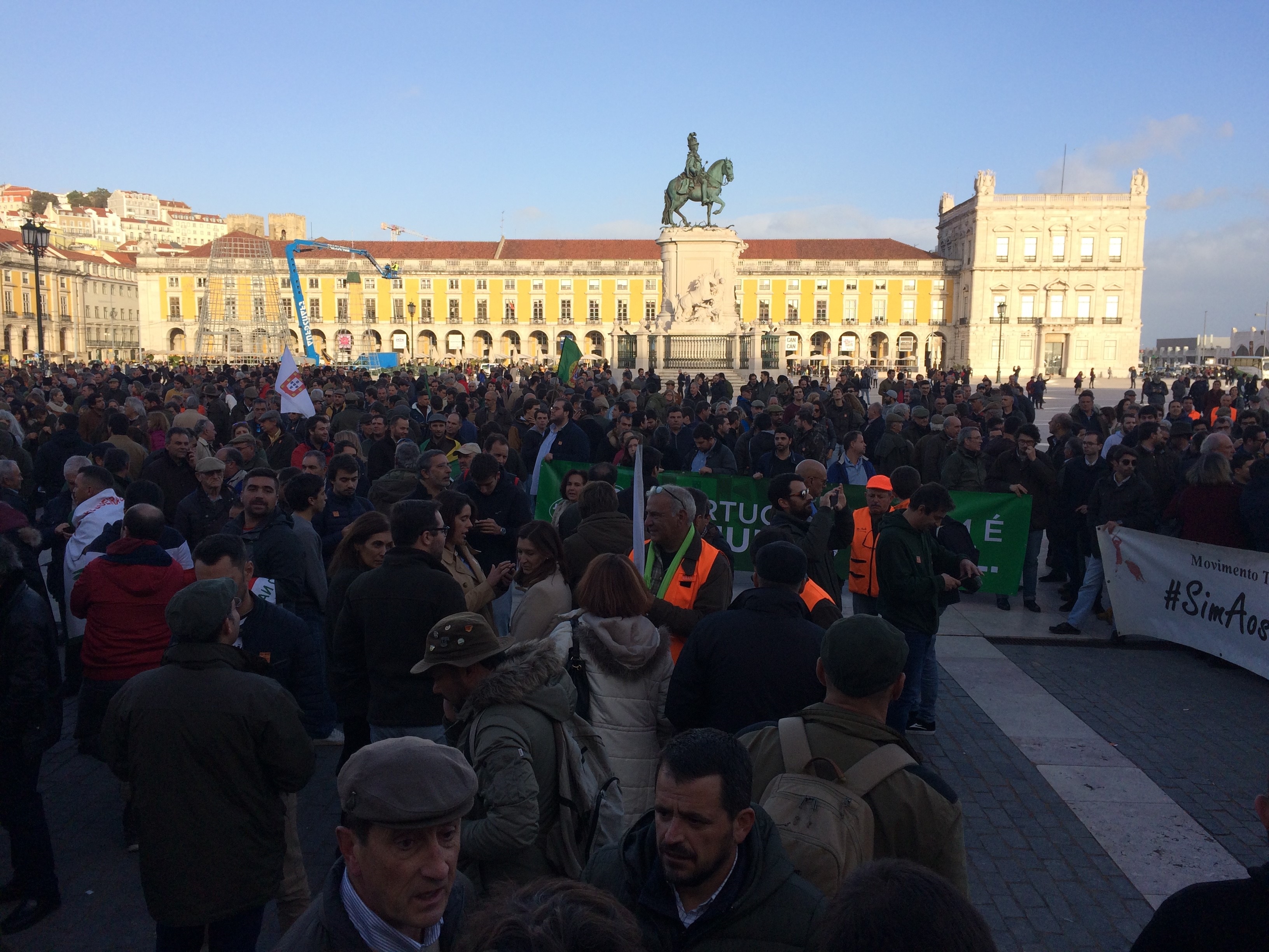 manifestacao_mundo_rural_no_terreiro_do_paco_em_lisboa_22_11_2019_foto_jose_carlos_silva_rr198237b2