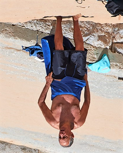 Marcelo_Calcoes_upsidedown